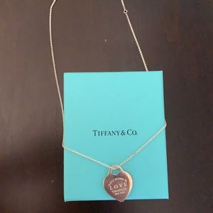 Return to Love Tiffany’s pendant necklace